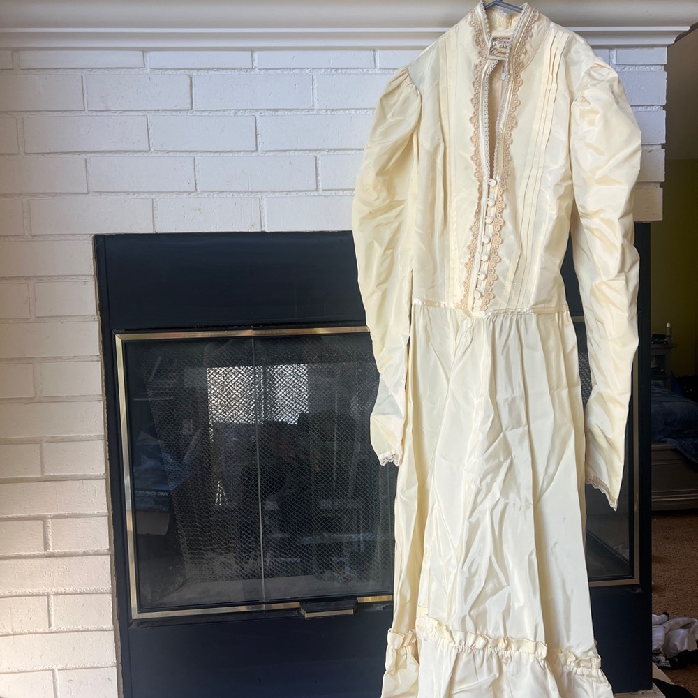 Gunne Sax Cream Bishop Sleeve Gown with Bib Collar Vintage